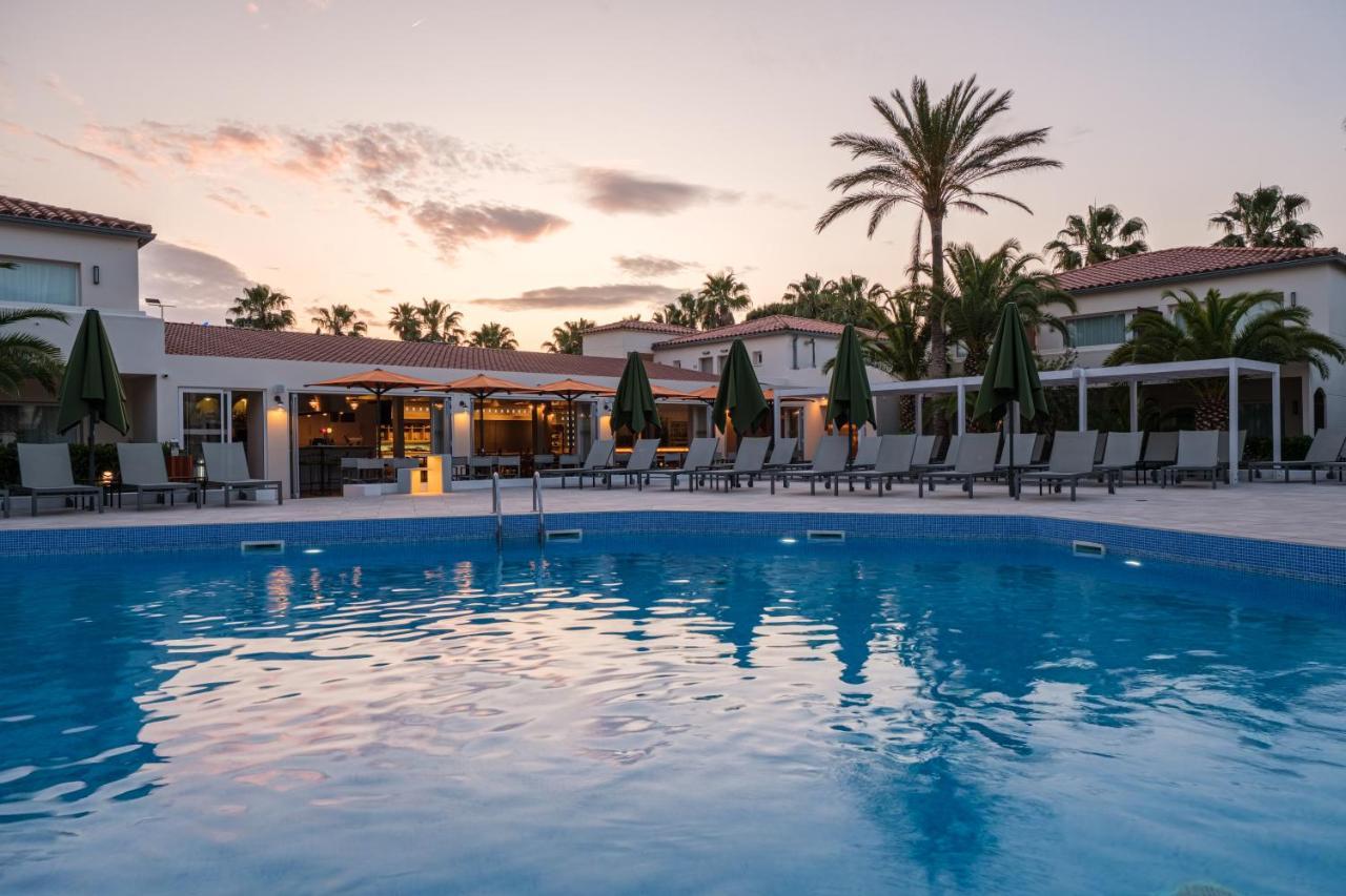 Oassium - Adults Only 4*